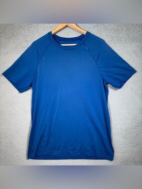Lululemon Metal Vent T-Shirt Mens Large Blue Lightweight Breathable Workout